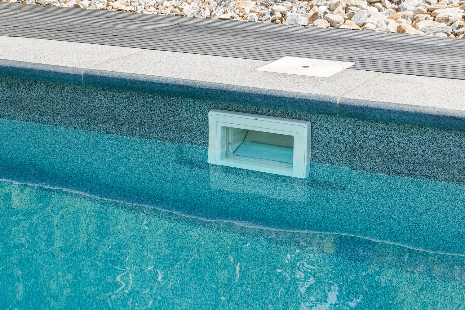 Скиммерный композитный бассейн Compass Pools Riverina 67 Smokey Quartz - тихая лагуна Маврикия в пригороде г. Краснодара