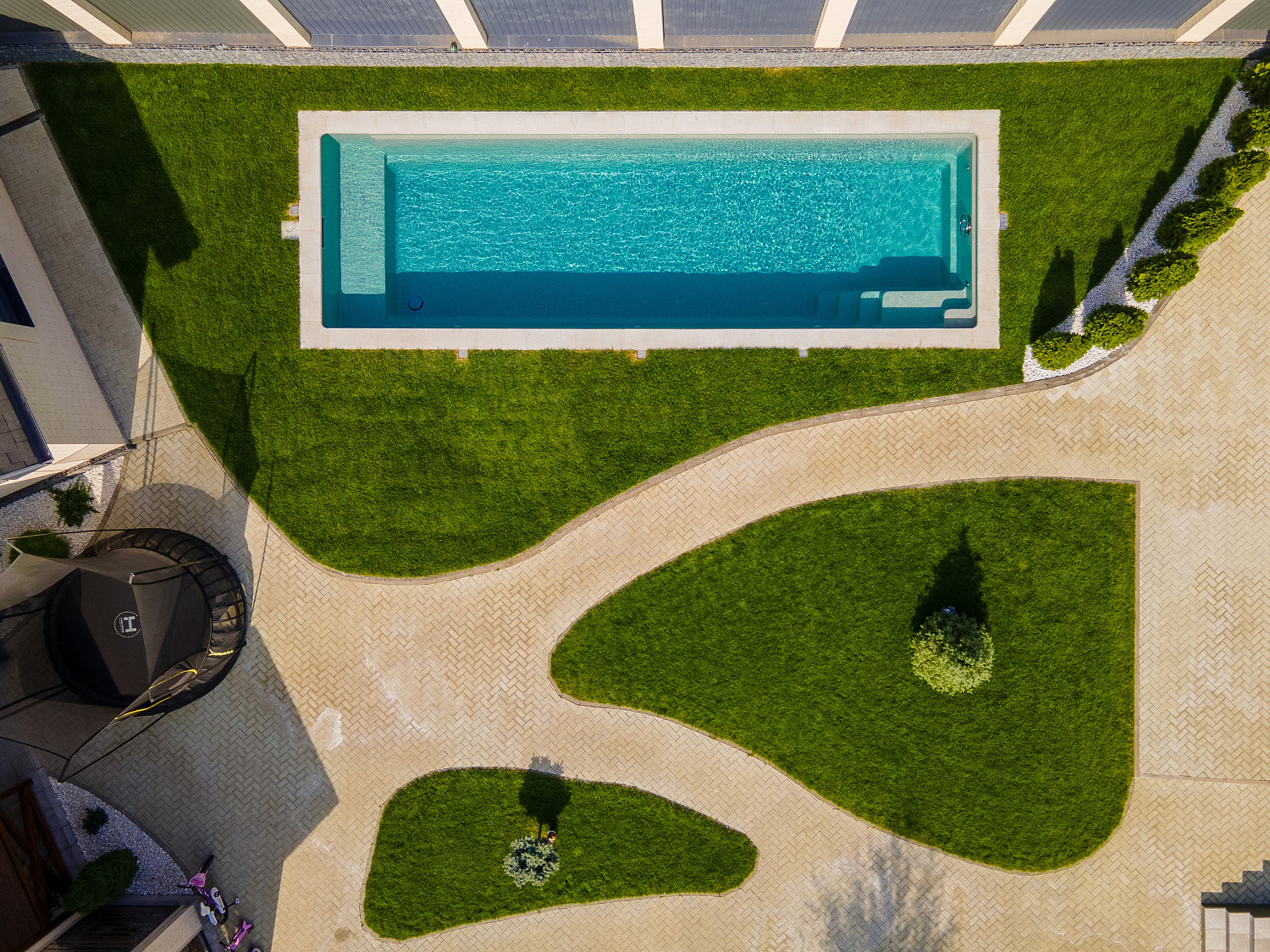 Скиммерный композитный бассейн Compass Pools Aqua 110 RC цвета Smokey Quartz - частная лагуна в Краснодарском крае